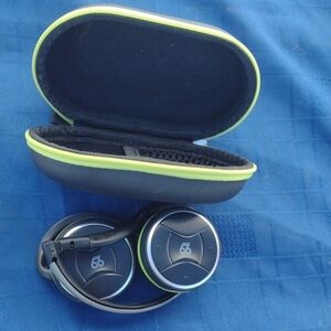 66 Pro earbuds